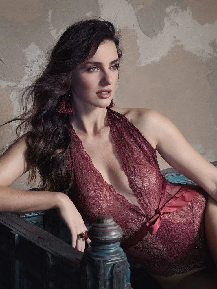 Spitze Body ROSALIE Weinrot Von Escora – Bild 2